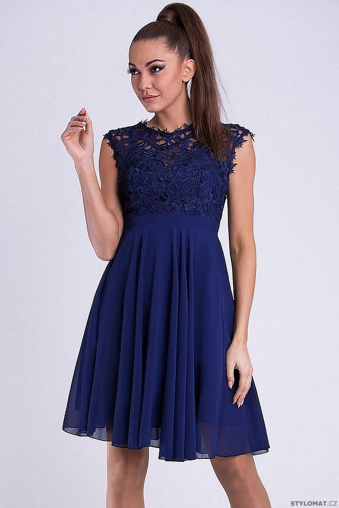 Krátké společenské šaty s krajkovým vrškem modré - Emamoda - Krátké  společenské šaty