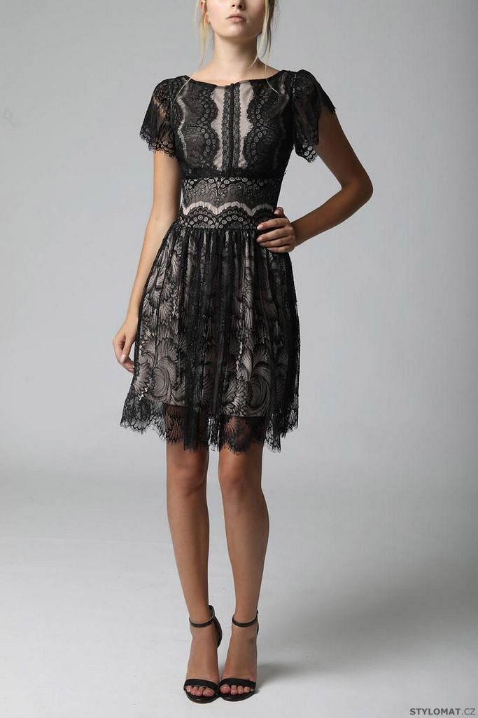 Černé krajkové šaty s krátkými rukávy - Soky&Soka - Podzimní šaty