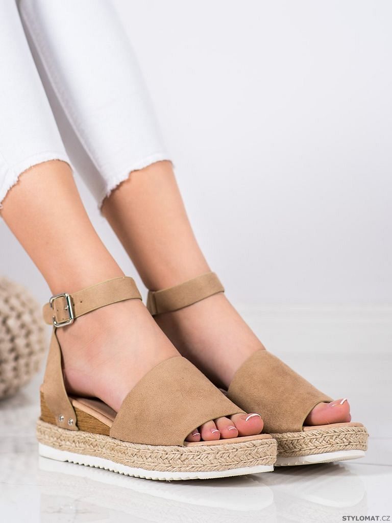 Béžové sandály na klínku - Kylie - Sandále