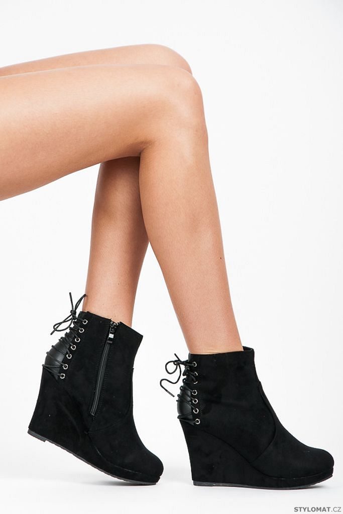 Semišové černé dámské boty na klínu - VICES - Kotníčkové boty