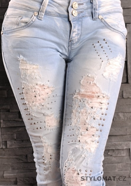 Trendy světle modré džíny s nýtky - Fashion - Jeansy