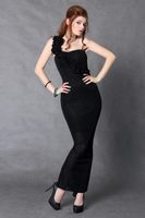 Moderní černé dlouhé šaty střihu mořská panna