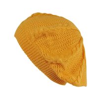 Žlutý pletený baret