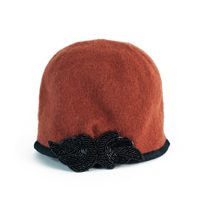 Dámský podzimní klobouk s černou mašlí oranžový