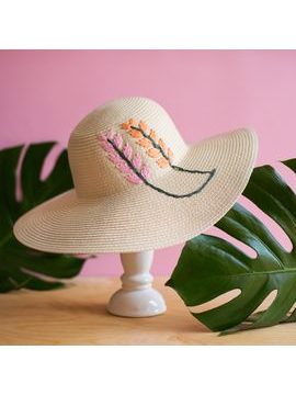 Letní klobouk se zdobeným lemem - béžová