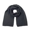 Klasická zimní šála s jednoduchou formou - černá
