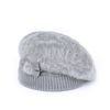 Elegantní chlupatý baret