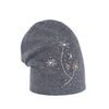 Čepice s korálky šedá