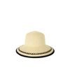 Klobouk se zdobeným lemem