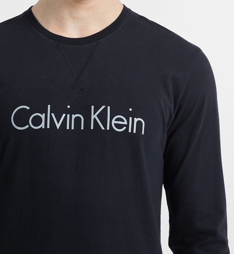 Pánské tričko CALVIN KLEIN s dlouhým rukávem černé | CALVIN KLEIN | trika s  dlouhým rukávem | Pánske oblečenie, Oblečenie | Perfektne-Pradlo.sk |  ...pro Váš perfektní pocit každý den