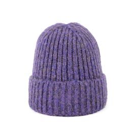 Teplá čepice na zimu fialová