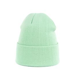 Originální zahnutá čepice na zimu světle zelená