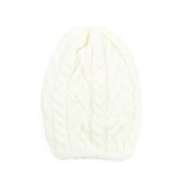 Pletená čepice s copánkovým vzorem bílá