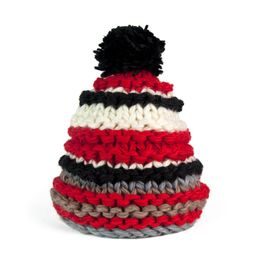 Červeno-bílá pruhovaná zimní čepice