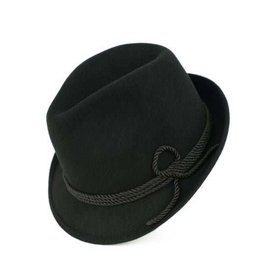 Krásně vytvarovaný klobouk černý