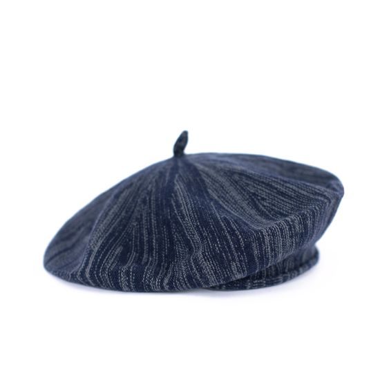 Baret pletený s proužky
