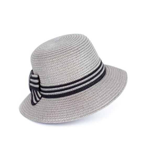 Klobouk se zdobeným lemem