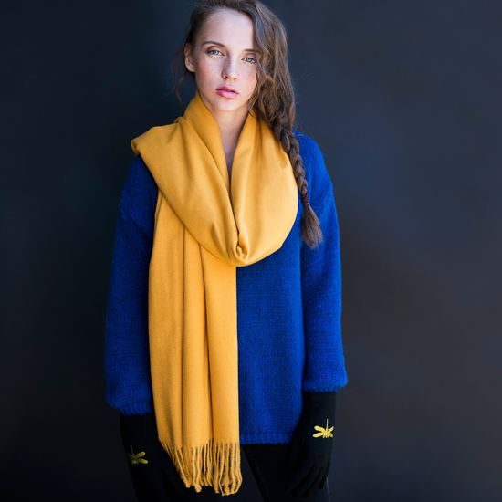 Vzorované rukavice s vážkou