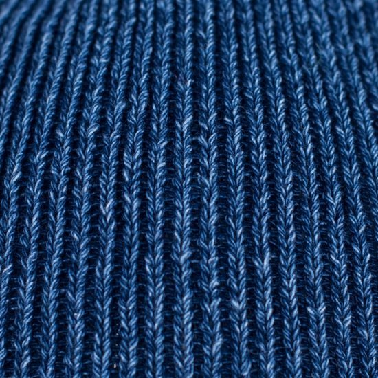 Modrá žebrovaná čepice