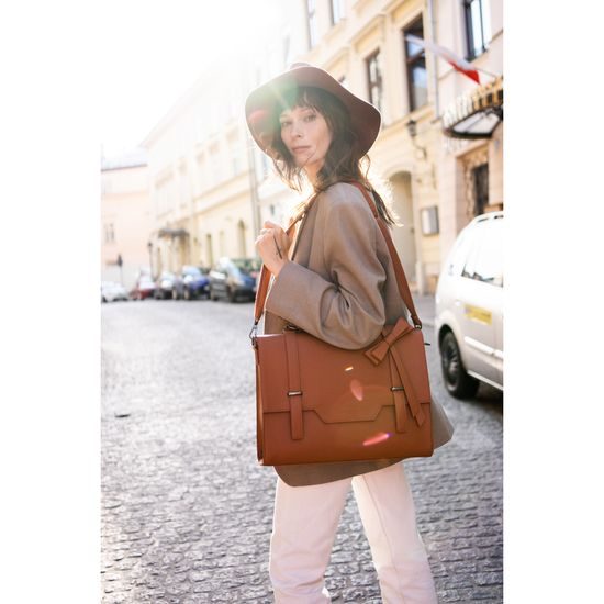 Podzimní dámský klobouk černý