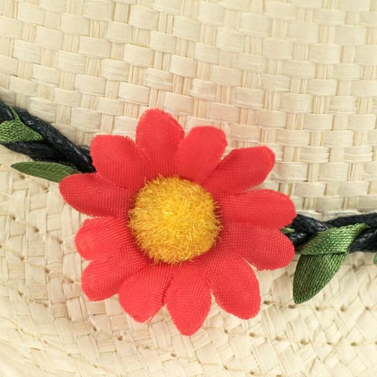 Dívčí klobouček s kvítky ecru