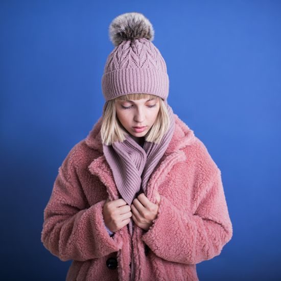 Sada pletené čepice a šály Lomnice černá