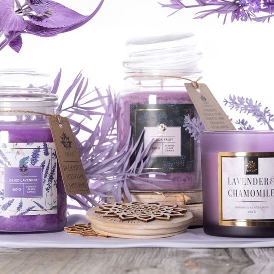 ARÔME Svíčka 400 g s dřevěným knotem a víčkem, Lavender and Chamomille