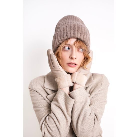 Čepice Benson - tmavobéžová