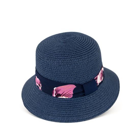 Klobouk se zdobeným lemem