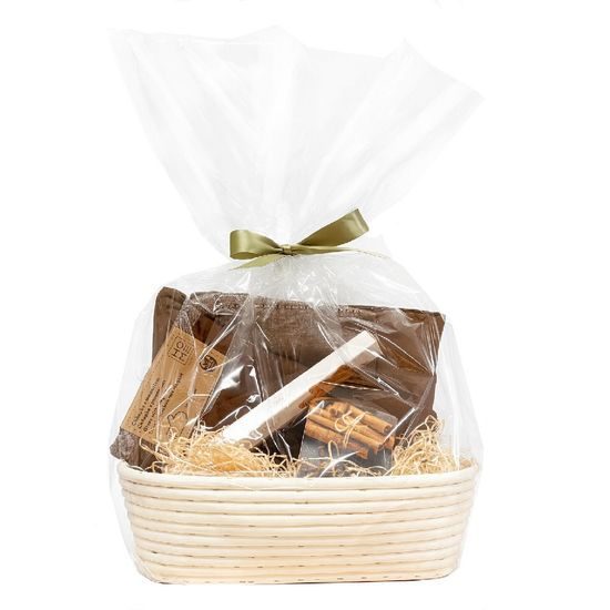 Dárkový kuchyňský set - ošatka, chňapka,zástěra, svíčka a vonné tyčinky Skořice