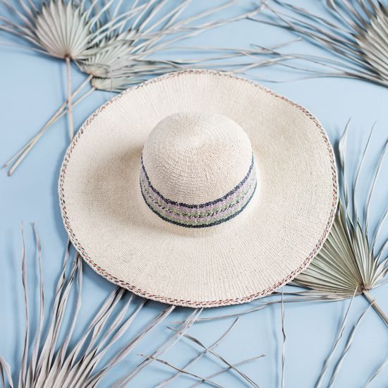 Klobouk s širokou krempou