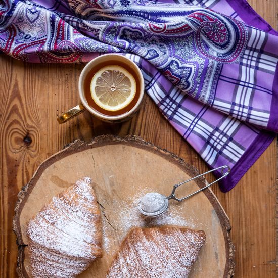 Klasický šátek s elegantními motivy - oranžový