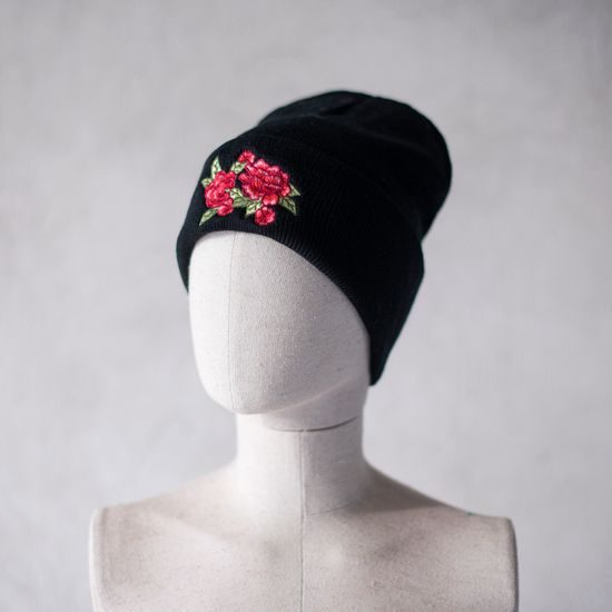 Čepice s růží