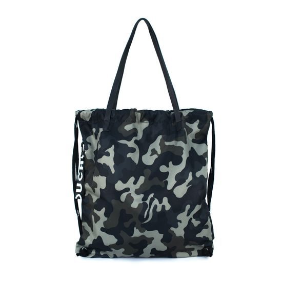 Černý vak na záda