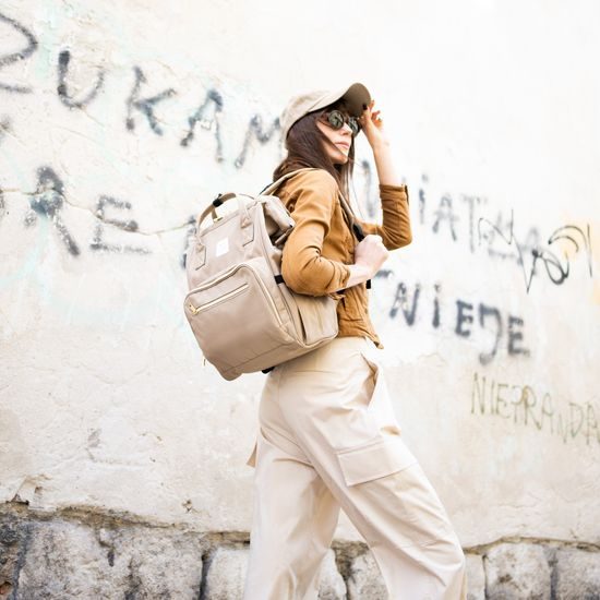 Letní šedá čepice s kšiltem