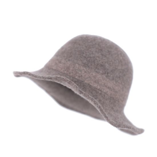 Béžový vlněný klobouček