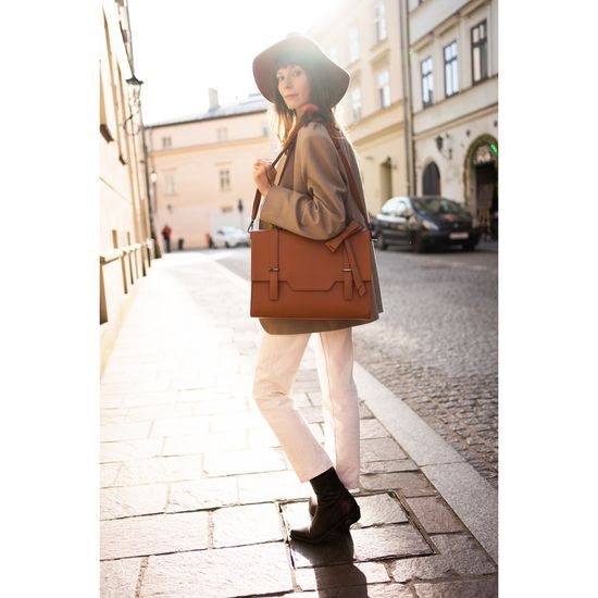 Podzimní dámský klobouk černý