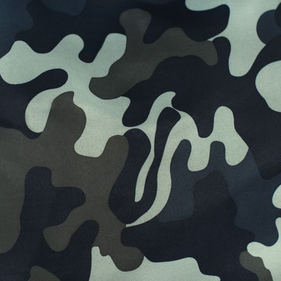 Černý vak na záda