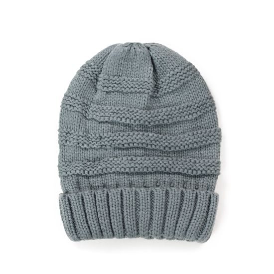 Zimní čepice černá nekousavá