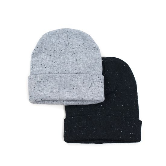 Minimalistická černá čepice