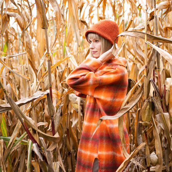 Slušivý klobouk na podzim a zimu oranžový