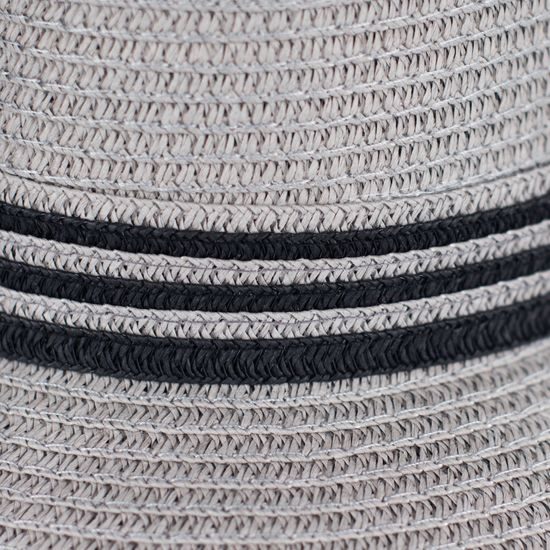 Klobouk se zdobeným lemem