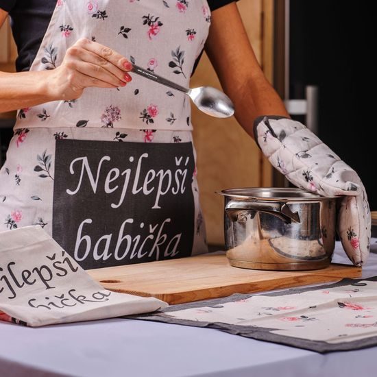 Nejlepší babička, zástěra, chňapka s magnetem, dvě utěrky