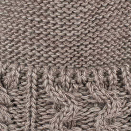 Zimní čepice s bambulí, šedivá