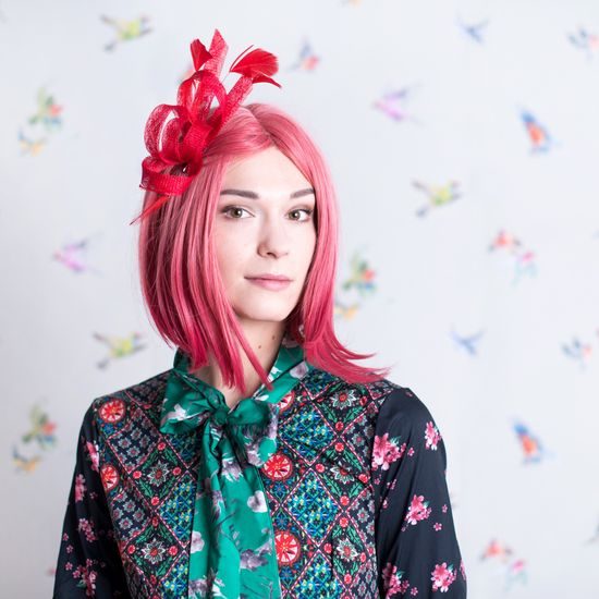 Tajemný Fascinátor - červený