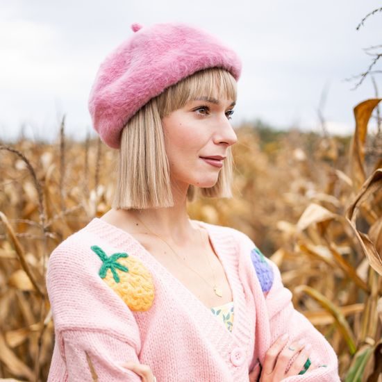 Klasický baret s anténkou šedý