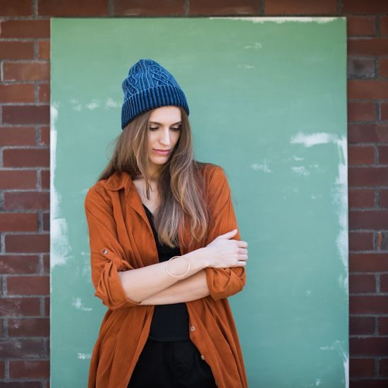 Černá pletená čepice