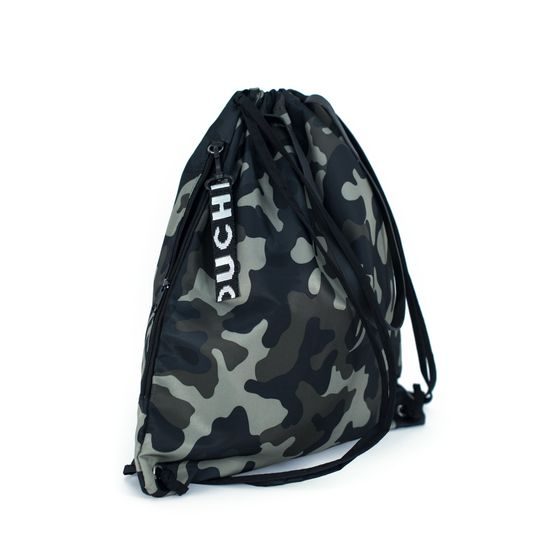 Černý vak na záda