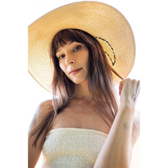 Letní klobouk se zdobeným lemem - bílý