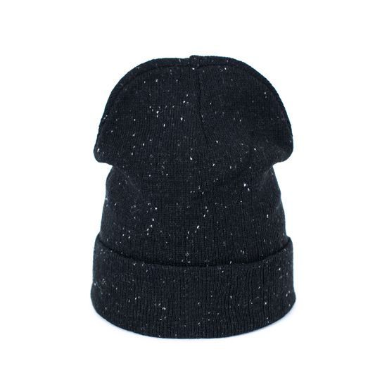 Minimalistická šedá čepice